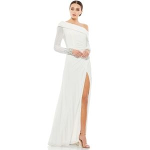 NWT Mac Duggal 55712 Beaded Cuff Drop Shoulder Faux Wrap Gown, Size 0, White